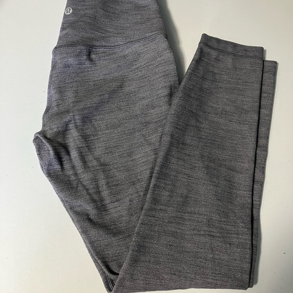 Lot of Lululemon sizes 4-8 - Picture 7 of 8